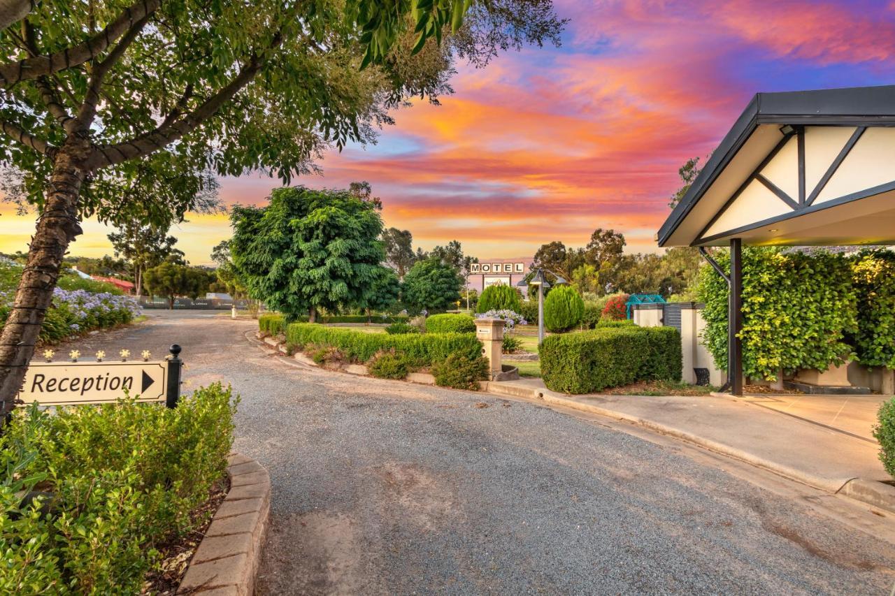 Burringa Garden Motel Wagga Wagga Exterior photo