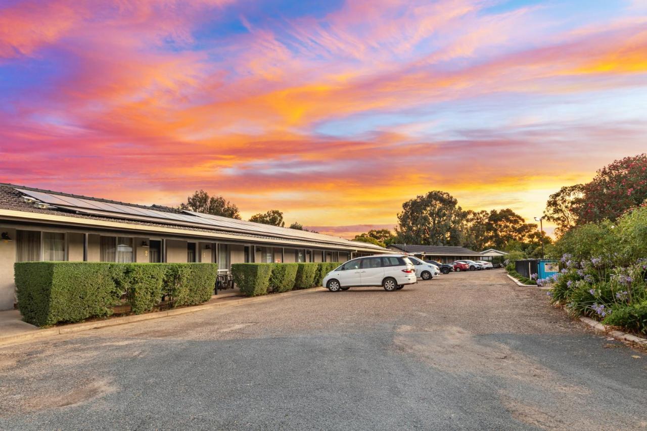 Burringa Garden Motel Wagga Wagga Exterior photo