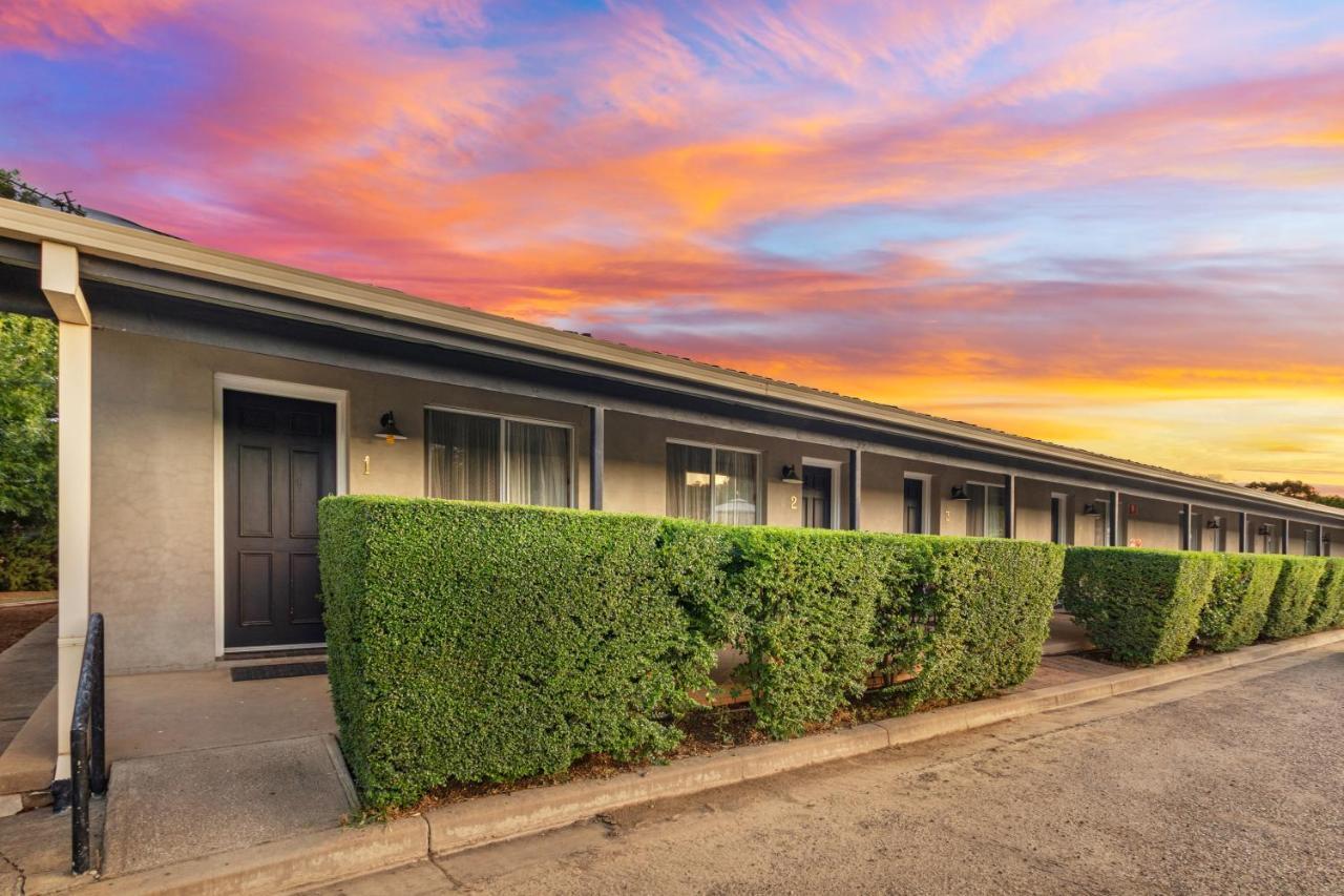 Burringa Garden Motel Wagga Wagga Exterior photo