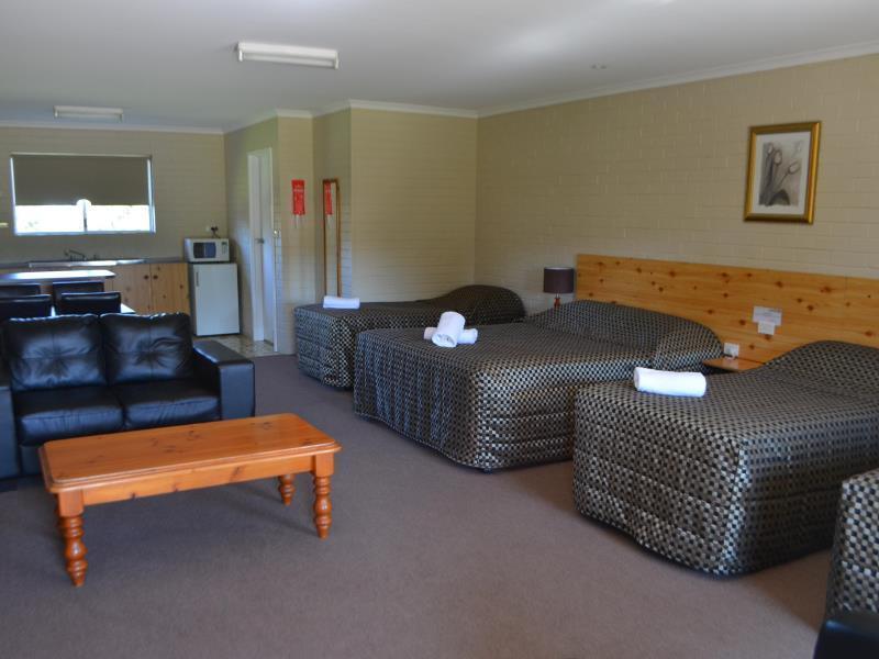 Burringa Garden Motel Wagga Wagga Exterior photo