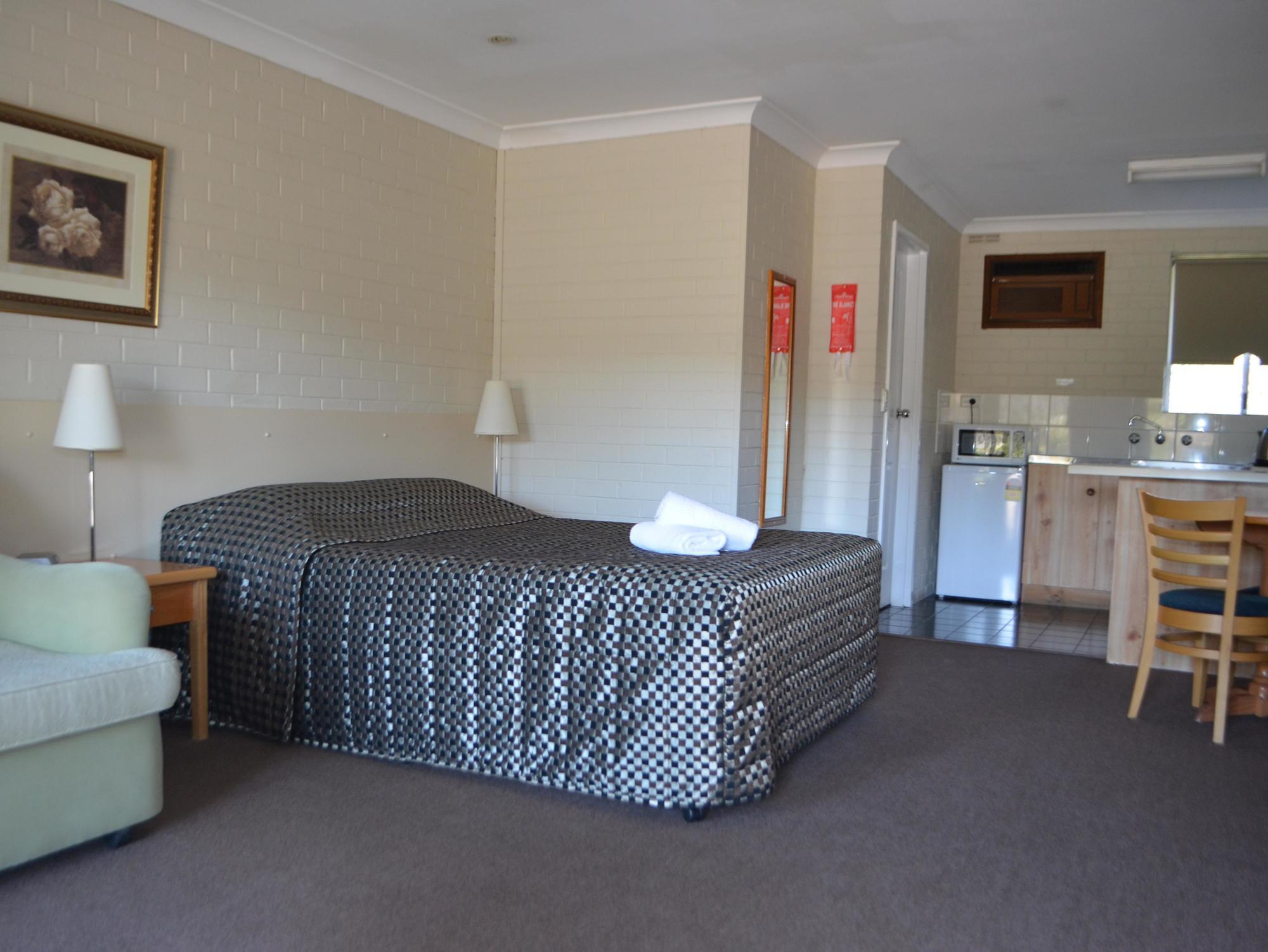 Burringa Garden Motel Wagga Wagga Exterior photo