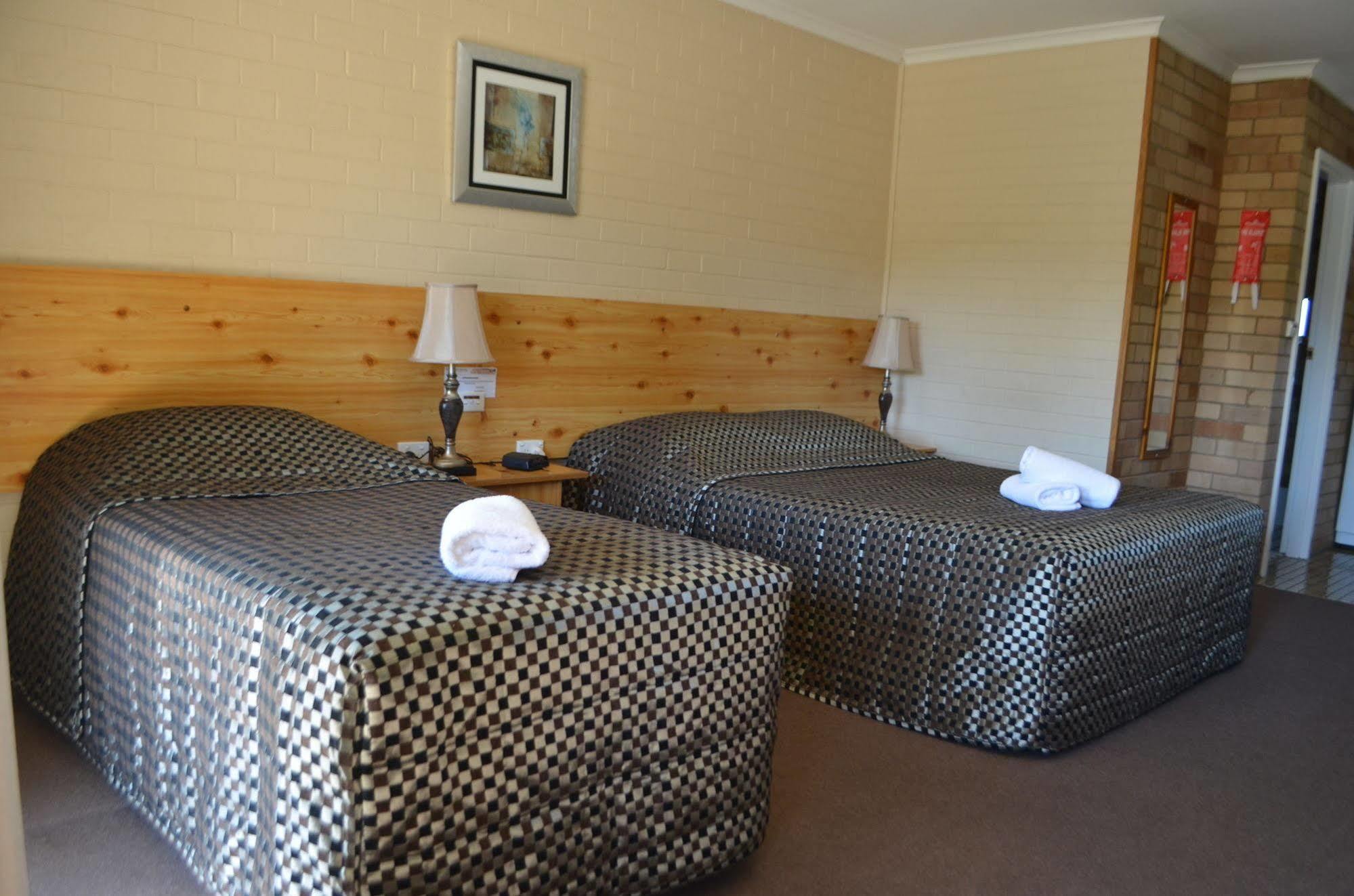 Burringa Garden Motel Wagga Wagga Exterior photo